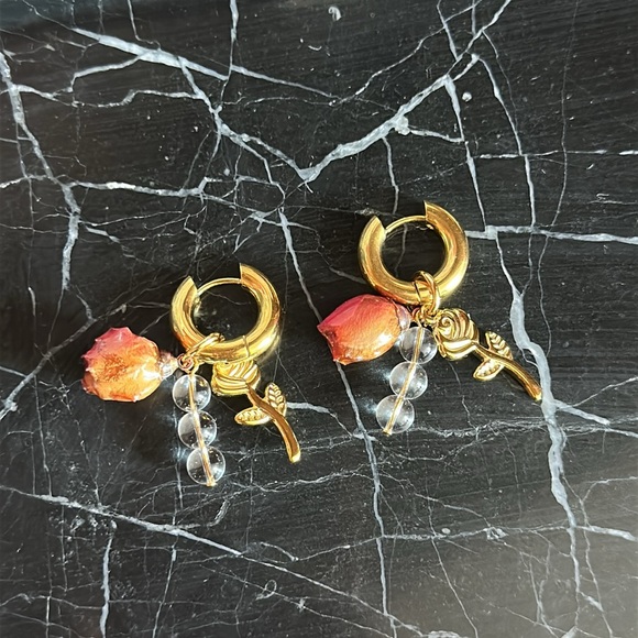 Rose 🌹 Earrings 18k Gold plated - Picture 2 of 2
